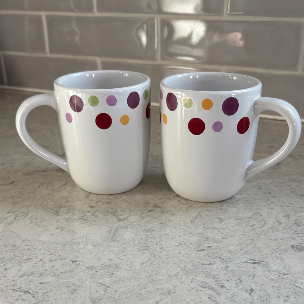 Pampered Chef simple additions DOTS mugs -set of 2